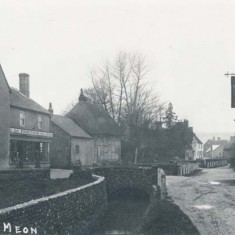 New Inn c 1919, looking east. Parsons store on the left