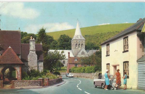 Colour pic of High Street. This came from the Beth Fisher collection, and shows, left to right, Winifrid Grant, Ann Chambers and  Hazel Pamplin.
