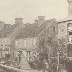 Looking west up High Street, New Inn, Brooklyn and Glenthorne, Note Crowley & Co, who bought the New Inn in 1879.