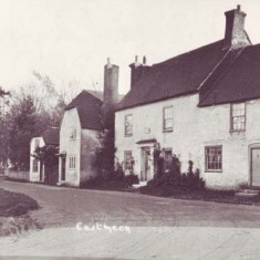 Barnards and Bell Cottage. When this photograph was taken, there were five dwellings in what are now three houses.