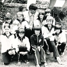 Simon-with-schoolgirls-websie Simon Williams with team of girls