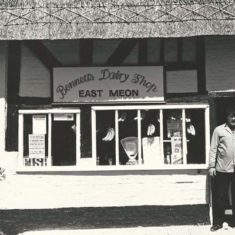 Bennetts Dairy Shop Riverside was operated for a short time in the 1980s as Bennetts Dairy Shop, Until then it had been a butcher's, and later a post office.