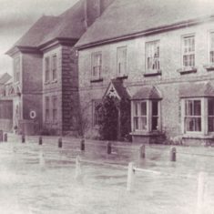 Brooklyn and Glenthorne House Flooded This view of the flooded High Street is from the album of '50s photos at Ye Olde George.