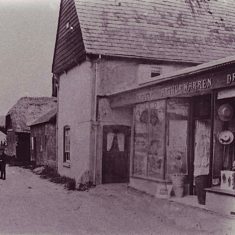 Arthur Warren ran a haberdashery shep and general store from the Tudor House between the World Wars.