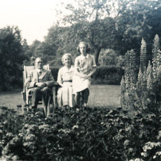 Woodfield family in garden
