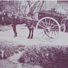 Savage and Parsons cart in Frogmore Savage and Parsons cart in Frogmore, 1920s